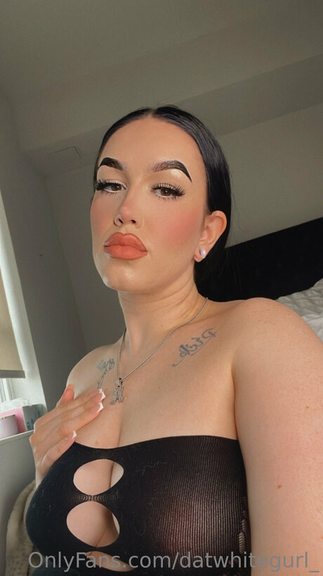 Miss Wright exclusive star photos