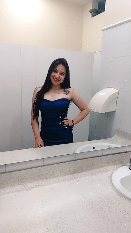 Dani Cam naked pornstar gallery