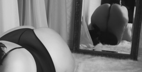 Curvyausqueen free star pic