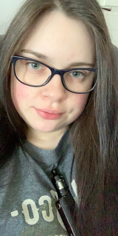 Bambi x pornstar pretty photo