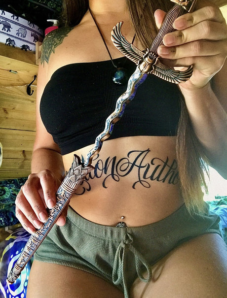 Desert Ivy beautiful model pictures