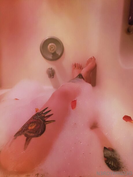 N3rdyMind3d star erotic photos