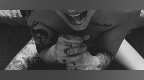 M xx EXCLUSIVE star art photo