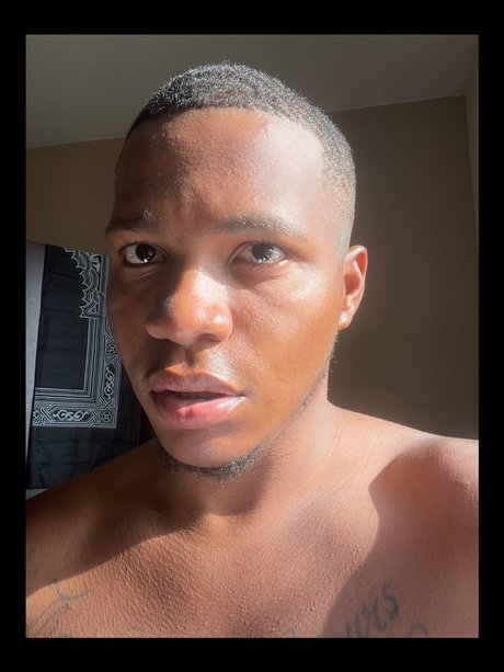 now we re connected thru expreSSion_ model pictures