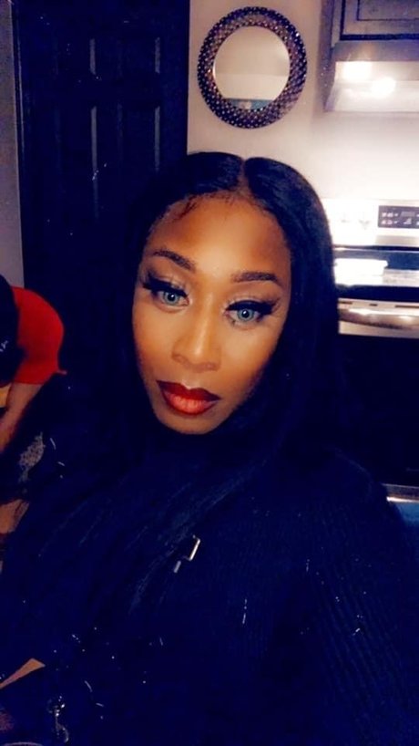 ToxiQ nice actress photo