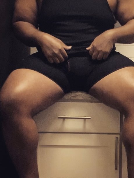 BullyWithaBelly95 model pics