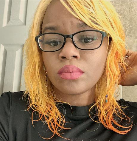 Nasti Sip and Paint pornstar sexy img