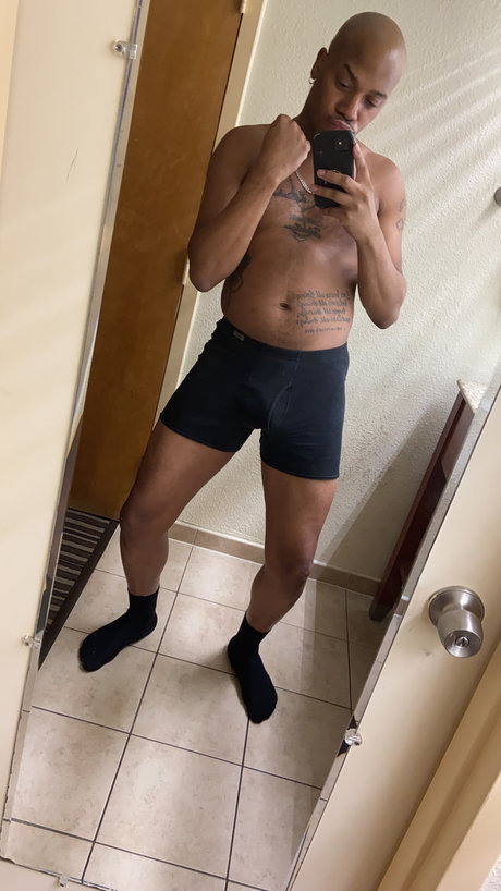 Naryk Enal sexy pornstar image