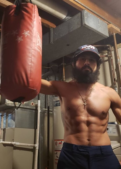 Dillon Pousson pretty model images