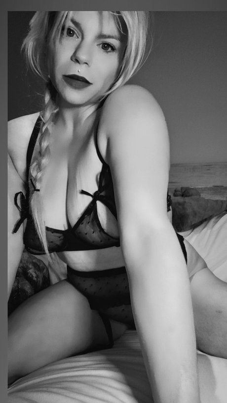 Sister Golden Hair_ pornstar art gallery