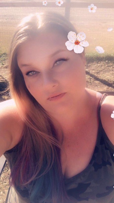 Candyass84 pornstar nude pictures