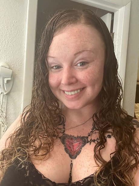 Sweet Freak_ exclusive model image