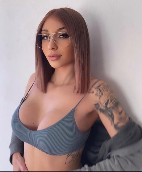 V DEOCALL LUUU_ model beautiful images