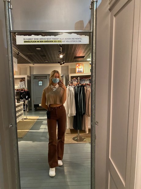 Sarah Adams high quality actress photos