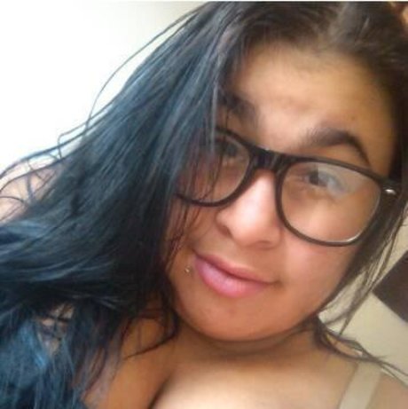 Kay Lanii exclusive star images