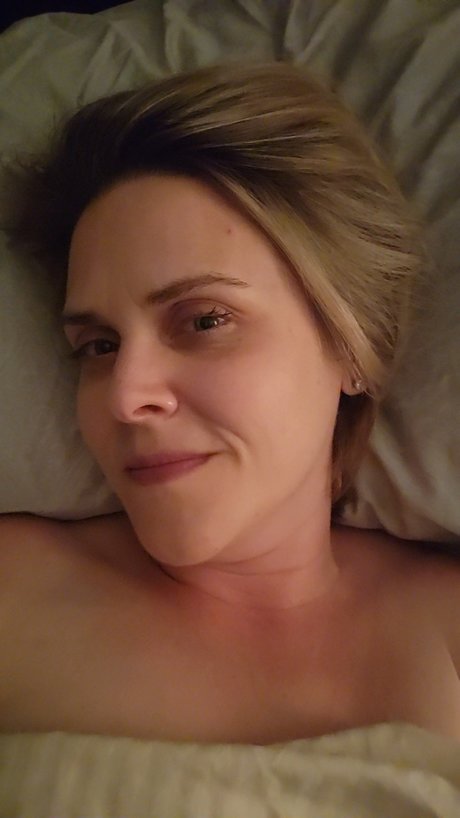 Rae of Sunshine pretty model img