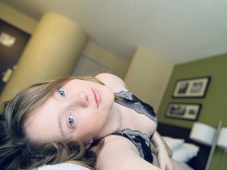 MS CROWN high quality actress image