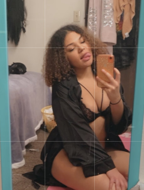 Naughty divine erotic pornstar pic