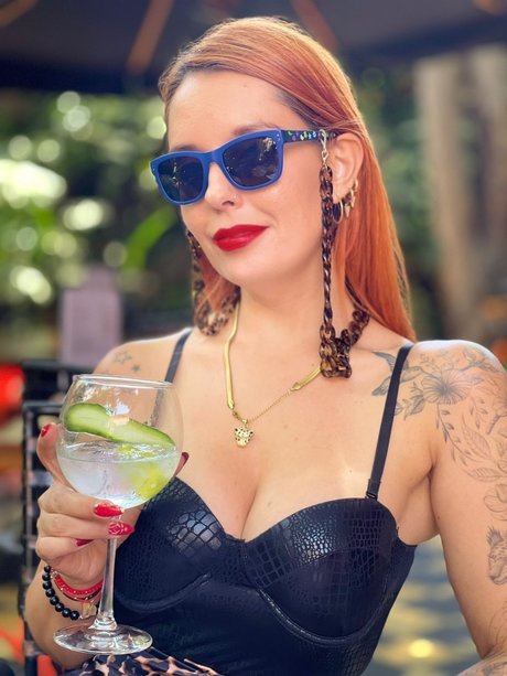 Una copa en alg n lugar de la ciudad_ beautiful pornstar photos