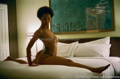 CarmineRose star naked image