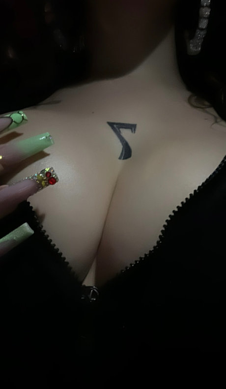 Queen Barbie_ perfect model img