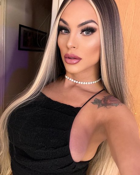 _HaileyCheery Phat DICK QUEEN pornstar exclusive pictures