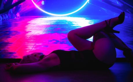 Nerdy Witch pornstar exclusive image