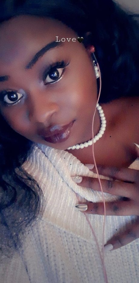 Nemy Vendetta naked model images