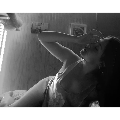 Nelihz star sexy gallery