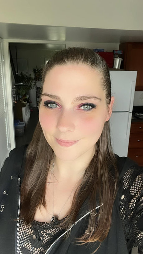 NeiNeiWolfy model hd photo