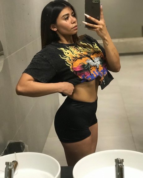 Isabelle Cake_ star nice gallery