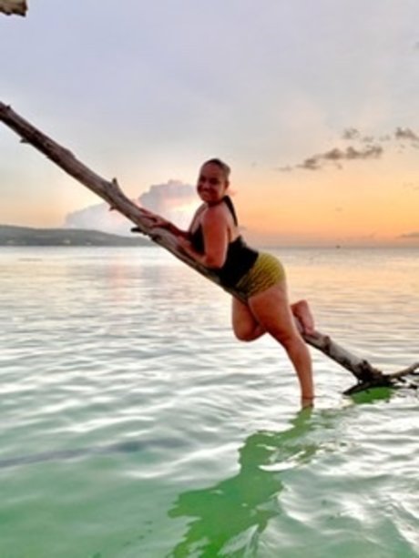 Curly Girl pornstar pretty pictures