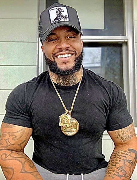 Jamiell Henry model nude pics