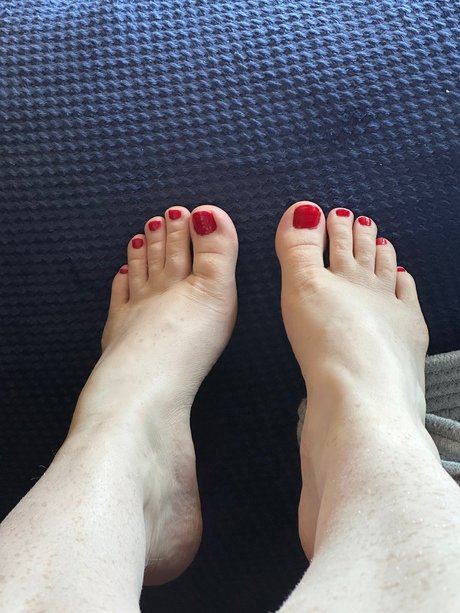 crimsoncalifox high quality model images