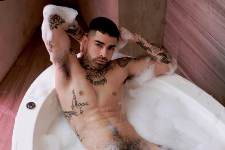 B LT pornographic model photos