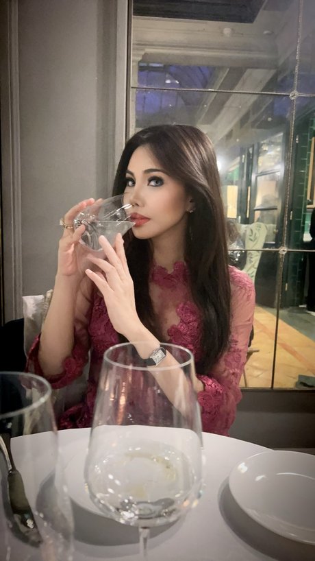 Nezuko Shinja model hot galleries