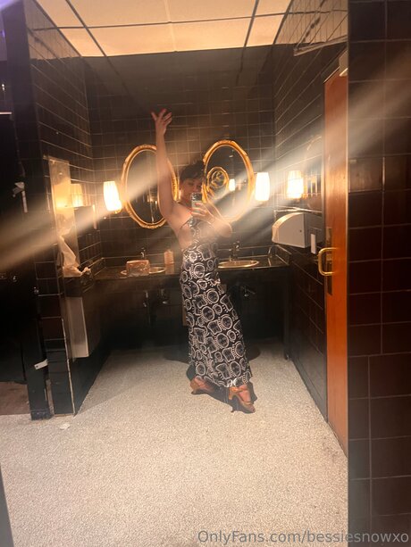 Bessie Snow sex pornstar pic