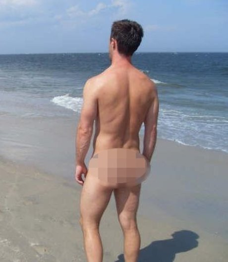 Bare Beach Bum hd pornstar photo