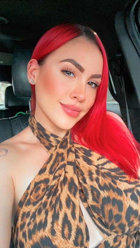 LA ROJA porn star pics