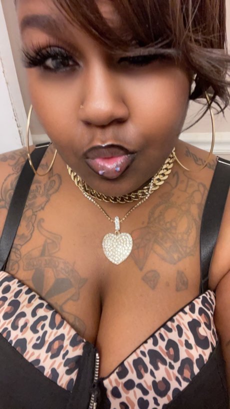 NikkiCash25 sex actress img