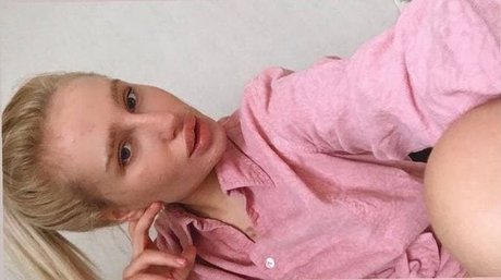 Nikki Lips star high quality images