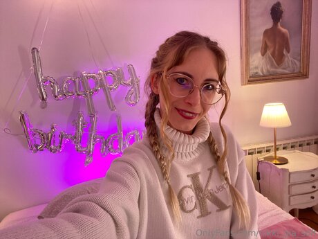 Nikki Gia Soft erotic star image