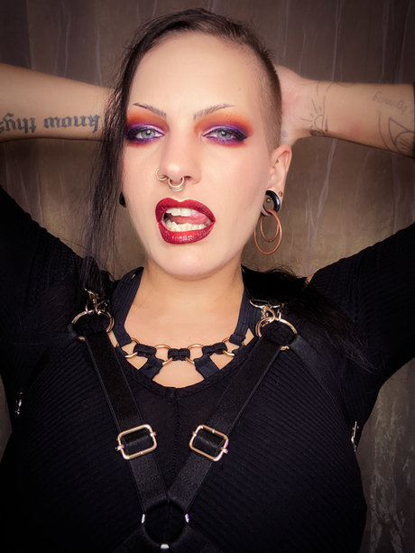 Night Satellite pornographic star gallery