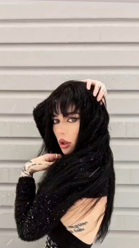 Nightmare Waifu model porn pic