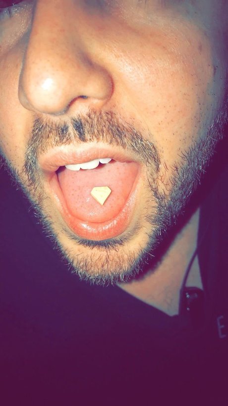 305Jmac JR star naked photos