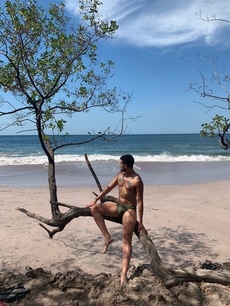 Alex Montenegro hot actress pictures