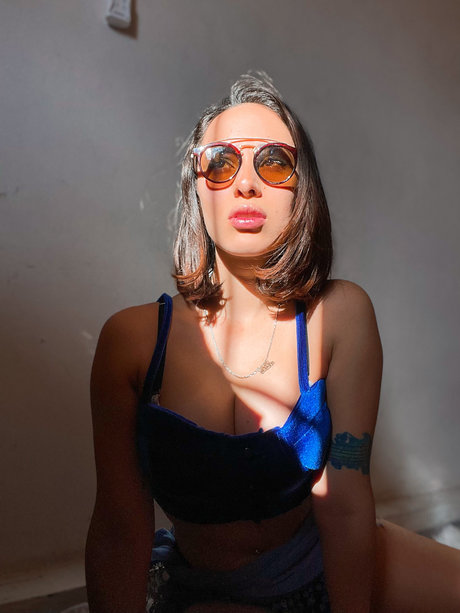 Ailu Riveros star hd pic