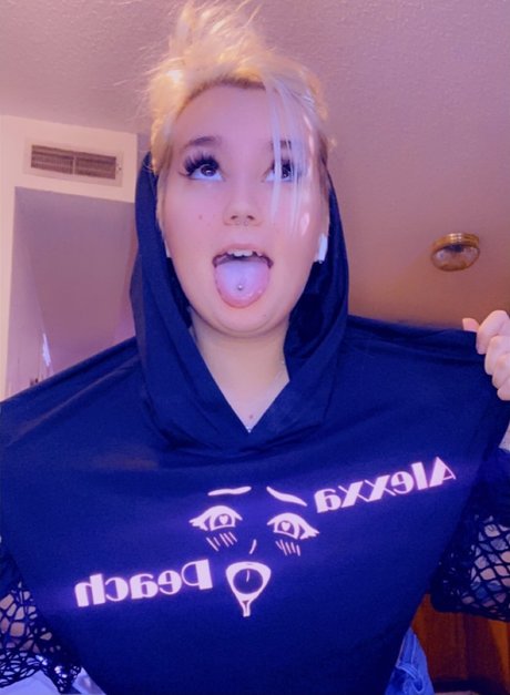 Alexxa Peach model sexy image