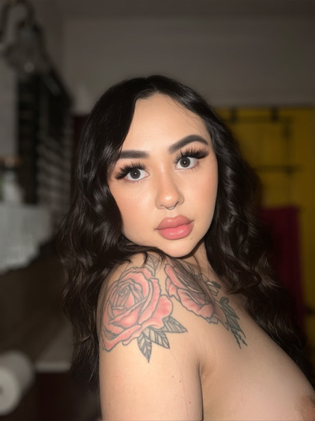 Black Ros_ porn model picture