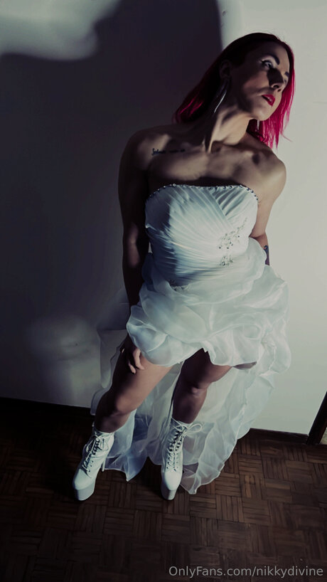 Nikky Divine nice actress archive